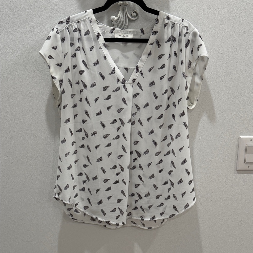 Stylish V-Neck Blouse with Leaf Print